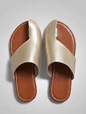 お買い得  スライドサンダル-レディースメタリックゴールドスリッポンサンダル - スタイリッシュな不規則なカットアウトデザインのフラットスライド。カジュアルな外出、ビーチウェア、毎日の快適さに最適。