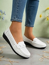 abordables Chaussures sans lacet et mocassins femme-Mocassins perforés pour femmes - chaussures blanches confortables à enfiler avec détails tressés, parfaites au quotidien, au bureau et pour les sorties décontractées.