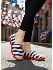 economico Scarpe da donna-Scarpe basse patriottiche da donna USA 250 - comode scarpe in maglia a righe blu e bianche con dettaglio a stella per il giorno dell'indipendenza americana e le parate. &amp;abbigliamento per le vacanze