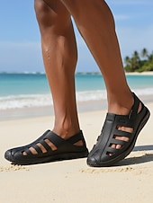 preiswerte Männer-Graue Herren-Strandsandalen mit Cut-outs, leichte, geschlossene Slipper für den Sommer, lässiger Resort-Stil, perfekt für Strandurlaub, Spaziergänge am Meer und Ferien.