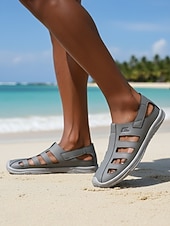 preiswerte Männer-Graue Herren-Strandsandalen mit Cut-outs, leichte, geschlossene Slipper für den Sommer, lässiger Resort-Stil, perfekt für Strandurlaub, Spaziergänge am Meer und Ferien.