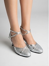 preiswerte 1920er Jahre &amp; Gatsby-Ära-Damen-Standardtanzschuhe in Silber – geschlossene Zehenpartie, Standard &amp;Lateinamerikanische Tanzschuhe mit gekreuzten Riemen, professionelles Training &amp; Wettbewerb