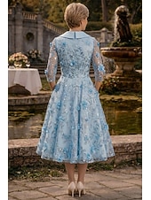 economico Lunghezza del tè-Linea ad A Lunghezza Tè Abito da cerimonia per signora Manica 3/4 Scollo a V Bavero Elegante Vintage Formale Ospite di nozze Raso Pizzo con Fiori 3D Arricciato Ricamo