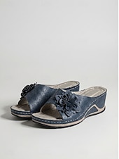 preiswerte Rutschsandalen-Offene Damen-Sandalen zum Hineinschlüpfen mit Keilabsatz und Blumendekor – atmungsaktiv, bequem und stylisch für den lässigen Sommerlook