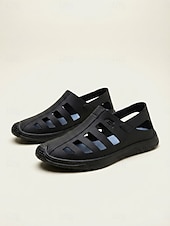 preiswerte Männer-Graue Herren-Strandsandalen mit Cut-outs, leichte, geschlossene Slipper für den Sommer, lässiger Resort-Stil, perfekt für Strandurlaub, Spaziergänge am Meer und Ferien.