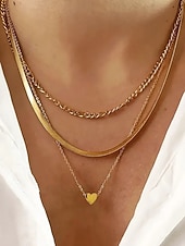 economico Collana da donna-Set di collana da donna con ciondolo a cuore a strati in lega, collana girocollo a catena multipla oro e argento per vacanze al mare, abbigliamento casual quotidiano, viaggi e stile minimalista.