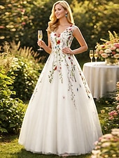 cheap Long Dresses &amp; Gowns-A-Line Floor Length Prom Dresses Floral White Sleeveless V Neck Valentine's Day Wedding Guest Lace Tulle with Embroidery Appliques