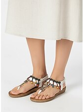 preiswerte Flache Sandalen-Braune Damen-Sandalen im Boho-Stil mit T-Riemen und bunten Perlenanhängern – Vintage-Ethno-Stil, bequeme flache Schuhe für Strandurlaube und Sommerresorts