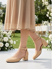 economico Décolleté con tacco largo-Décolleté da donna in camoscio beige con tacco a blocco, punta tonda e cinturino alla caviglia, ideali per feste in giardino e matrimoni. &amp;eventi all'aperto