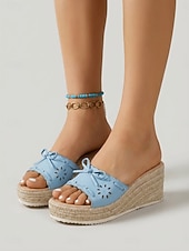 levne Espadrilky-Dámské světle modré espadrilkové sandály na klínku - elegantní laserově řezané nazouvací pantofle s mašlí pro luxusní plavby, letní večírky na palubě &amp;oblečení pro tropické resorty