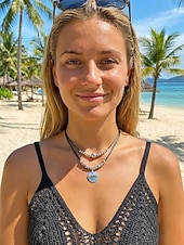 baratos Colar Feminino-Colar feminino boho com pingente duplo em liga metálica, estilo gargantilha com diversos charmes, perfeito para férias na praia, resorts de verão e uso casual no dia a dia.