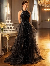 tanie Długie sukienki i suknie-Krój A Tren sweep Suknie balowe Zabytkowe Błyszczące Wróżka Bez rękawów Kantarka Gość weselny Wesele Z cekinami z Dodatki kryształowe Cekin Falbany