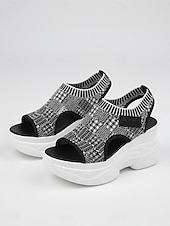 voordelige Sport Sandalen-Damessandalen met sleehak in bruin gebreid materiaal, ademende gebreide sportsandalen, veelzijdige casual schoenen voor vakantie en wandelen. &amp;zomerse dag