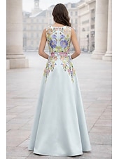 abordables Vestidos de Noche en A-Corte A Hasta el Suelo Vestidos de noche Elegante Estilo de Celebridad Princesa Sin Mangas Escote en Pico Fiesta de jardin Boda Bolsillo Satén con Flor bordada Plisado Bordados