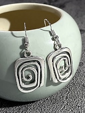 voordelige Damesoorbellen-Damesoorbellen in bohemian stijl met geometrische spiraalvormige hangers van legering, goud- en zilverkleurige statement oorbellen voor strandvakanties, casual zomeroutfits en dagelijks gebruik.