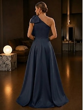 economico Abiti da Sera a Linea A-Linea ad A Lunghezza al pavimento Abito da Sera Abito formale Elegante Brillanti Floreale Senza Maniche Monospalla Festa in giardino Matrimonio Raso Tulle con Fiocco/Fiocchi Perline ricamate