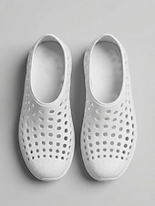 cheap Women's Flats-Women's White Breathable Hollow Out Garden Shoes - Waterproof Slip On Clogs for Beach, Pool, Garden Work &amp; Daily Wear