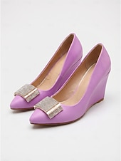 economico Pumps Classici-Décolleté con zeppa color nude da donna: eleganti scarpe con tacco da infilare, perfette per feste in giardino ed eventi all'aperto.