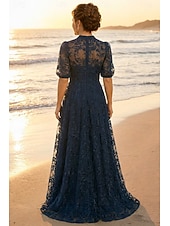 preiswerte Bodenlänge-A-Linie Kleid Bodenlang Spitzenkleid Brautmutterkleid Kurzarm V Ausschnitt Hoher Ausschnitt Elegant Vintage luxuriös Formell Hochzeitsgast Semi-Formal Spitze mit Stickerei Applikationen