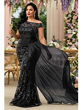 preiswerte Bodenlänge-Schlauchkleid Bodenlang Abschlussballkleid Perlenbestickt Partykleid Brautmutterkleid Kurzarm Rundhalsausschnitt Elegant Vintage luxuriös Formeller Abend Hochzeitsfeier mit Perlenstickerei