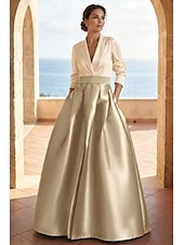 economico Abiti da Sera a Linea A-Linea ad A Lunghezza al pavimento Abito da Sera Da principessa Abito formale Elegante Festa Monocolore Manica Lunga Scollo a V Matrimonio Cravatta nera Invitato a matrimonio autunnale Raso Tessuto