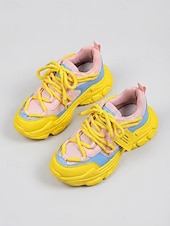 baratos Ténis de mulher-Tênis chunky feminino - tênis plataforma modernos em blocos de cores rosa, amarelo e azul para streetwear e festas casuais. &amp;roupas de clube hip hop
