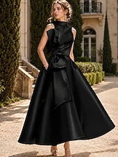 baratos Vestidos de Cocktail-Linha A Longuette Vestidos de cocktail Vestidos de festa Elegante Sedoso Sem Manga Gola Redonda Casamento Formal Bolsos Cetim com Laço(s) Miçangas
