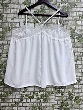 abordables Tops de Encaje-Camiseta sin mangas elegante para mujer con panel de encaje, textura patchwork, lisa, sin mangas, tirantes finos, estilo casual, verano, azul, negro, blanco, morado.