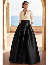 economico Abiti da Sera a Linea A-Linea ad A Lunghezza al pavimento Abito da Sera Da principessa Abito formale Elegante Festa Monocolore Manica Lunga Scollo a V Matrimonio Cravatta nera Invitato a matrimonio autunnale Raso Tessuto
