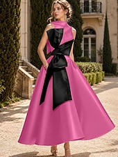 baratos Vestidos de Cocktail-Linha A Longuette Vestidos de cocktail Vestidos de festa Elegante Sedoso Sem Manga Gola Redonda Casamento Formal Bolsos Cetim com Laço(s) Miçangas