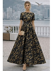 levne Koktejlové šaty-A-Linie Po kotníky Formální šaty Koktejl Šaty Elegantní Krátký rukáv Úzký výstřih Svatební Koktejlový večírek Žakár s Sklady