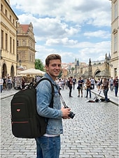 abordables Sacs à dos de Collège-Sac à dos noir pour homme, idéal pour le travail et les études, grande capacité, avec de multiples poches, résistant et doté de bretelles confortables.