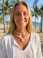 voordelige Dames ketting-Damesketting met meerdere lagen van natuurlijke schelpen, dubbele streng strandsieraden, handgemaakte ketting met schelpen en kralen, kustachtige boho-vakantieaccessoires voor zomerreizen en cruises.