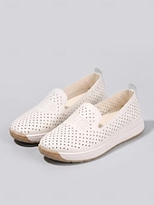 billiga Damsneakers-Women's Beige Perforated Slip-On Walking Shoes with Breathable Hollow-Out Upper - Lightweight Comfort Shoes for Travel, Vacation, Shopping, Daily Walking and Everyday Wear
