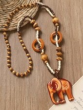 baratos Colar Feminino-Colar feminino boêmio com pingente de madeira, longo, com contas, estilo statement, com pingente de elefante, peixe e flores. Joia artesanal em madeira, ideal para férias, praia, festivais, viagens e
