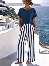  Conjunto feminino de duas peças: blusa lisa de gola redonda com mangas dolmã e calça palazzo de cintura alta e pernas largas com listras verticais. Ideal para o verão, férias e uso casual.