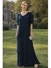 preiswerte Bodenlänge-A-Linie Bodenlang Kleid für Hochzeitsgäste Stufenkleid Abendkleid Brautmutterkleid Kurzarm Wasserfallausschnitt Elegant Formell Hochzeitsgast Semi-Formal Chiffon mit Rüschen Drapierung Stufen