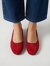 abordables Sandalias planas de mujer-Women's Red Classic Ballet Flats – Soft Faux Suede Slip-On Shoes with Cushioned Insole, Lightweight Flexible Sole and All-Day Comfort for Office, Work, Travel and Casual Wear
