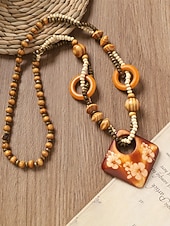 baratos Colar Feminino-Colar feminino boêmio com pingente de madeira, longo, com contas, estilo statement, com pingente de elefante, peixe e flores. Joia artesanal em madeira, ideal para férias, praia, festivais, viagens e