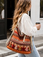 abordables Sacs à Dos de Mode-Womens Boho Sac à épaule brodé avec des pompons Sac hobo ethnique pour festivals voyages plage