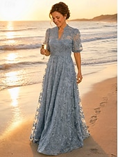 preiswerte Bodenlänge-A-Linie Kleid Bodenlang Spitzenkleid Brautmutterkleid Kurzarm V Ausschnitt Hoher Ausschnitt Elegant Vintage luxuriös Formell Hochzeitsgast Semi-Formal Spitze mit Stickerei Applikationen