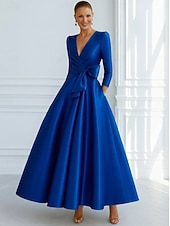  Linha A Longo Vestidos de noite Vestido de Baile Vestido formal Elegante Sedoso Manga 3/4 Decote V Casamento Formal Bolsos Cetim Elástico com Laço(s)