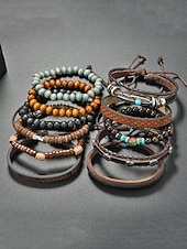 preiswerte Herrenschmuck-Boho-Armbandset für Herren, 11-teiliges Set aus stapelbaren Armbändern aus Holzperlen, Legierung und Leder, lässiger Sommerschmuck für Strandurlaub, Reisen, Festivals, Partys und den Alltag