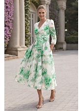 baratos Vestidos de Cocktail-Linha A Até o Tornozelo Longuette Vestido floral Vestidos de cocktail Elegante Floral Semi-formal / Coquetel Manga 3/4 Decote V Festa de Jardim Casamento Organza Jacquard com Estampa floral Pregas