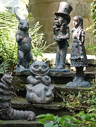 Resin Wonderland Ornament Garden / Patio Statue Alice Figur Play Set Bunny Statue Wonderland Garden Decoration