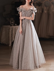 Γραμμή Α Φορέματα χορού Φανταχτερό Φόρεμα Επισκέπτης γάμου Χοροεσπερίδα Μακρύ Κοντομάνικο Ώμοι Έξω Polyester με Πούλιες Βολάν 2024