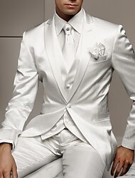 Czarne białe satynowe męskie garnitury na studniówkę wesele jedwabne czerwone garnitury jednokolorowe 3-częściowe dopasowane dopasowanie jednorzędowy zapinany na jeden guzik 2024