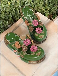 女性用フローラルレザークロッグサンダル - カジュアルウェアやアウトドアの快適さのためのカットアウトデザインの手作りボヘミアンスリッポンウェッジミュール