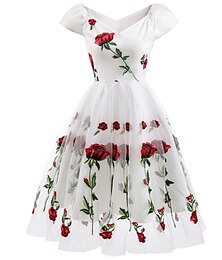 billige -A-Line Cocktail Kjoler Festkjole Bryllupsgjest Helligdag Kne Lengde Kort Ermet Off Shoulder Organza med Broderte Applikasjoner å imponere