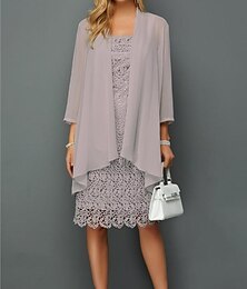 voordelige -Strand Bruiloft Twee Delige Sheath Moeder van de Bruid Jurk Bruidsgast Kerk Elegant Plus Size Bateau Nek Knie-lengte Chiffon Kant 3/4 Mouw Jas Jurken met Versieringen 2025